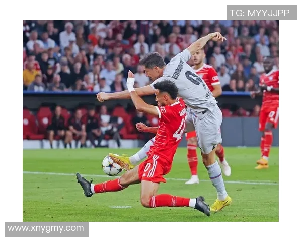 国王杯热刺与巴萨激战成平局意外结果引发全场热议分析