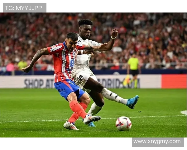 意甲精彩对决曼联4-0战胜里昂神奇扑救引发全场狂欢与十大进球回顾 意甲精彩对决曼联4-0战胜里昂神奇扑救引发全场狂欢与十大进球回顾