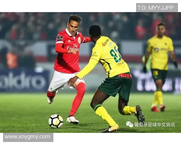 意甲激战利物浦强势逆转本菲卡争议判罚引发全场热议 意甲激战利物浦强势逆转本菲卡争议判罚引发全场热议