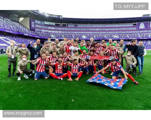 欧冠激战：马竞惊险逆转巴萨全场沸腾的精彩瞬间解析